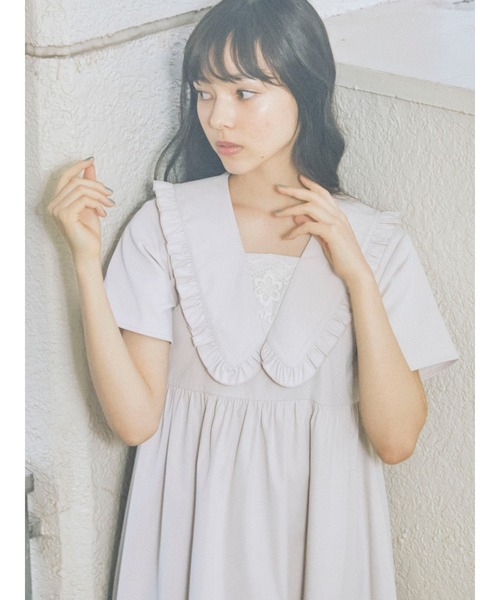 merry jenny（メリージェニー）の「フリルbigカラーミモレワンピース（ワンピース・レディース・ライトブルー/ブラック/ベージュ・FREE）」の21枚目の写真