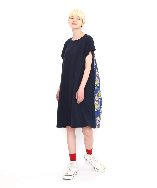 Design Tshirts Store graniph(デザイン ティーシャツ ストア グラニフ)の「スカーフウェイブス|バックプリーツワンピース(ワンピース・レディース・ネイビー・FREE)」の10枚目の写真