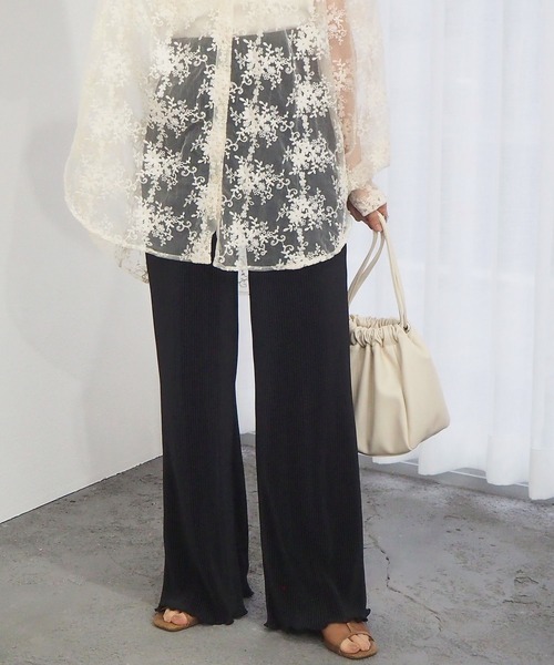 tiptop（ティップトップ）の「セミフレアカットプリーツパンツ（その他パンツ・レディース・アイボリー/ブラック/グレイッシュベージュ/ライトグリーン/A/B・FREE）」の10枚目の写真