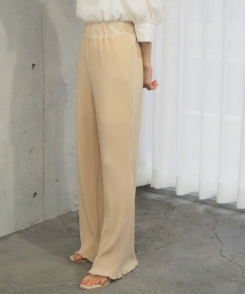 tiptop（ティップトップ）の「セミフレアカットプリーツパンツ（その他パンツ・レディース・アイボリー/ブラック/グレイッシュベージュ/ライトグリーン/A/B・FREE）」の13枚目の写真