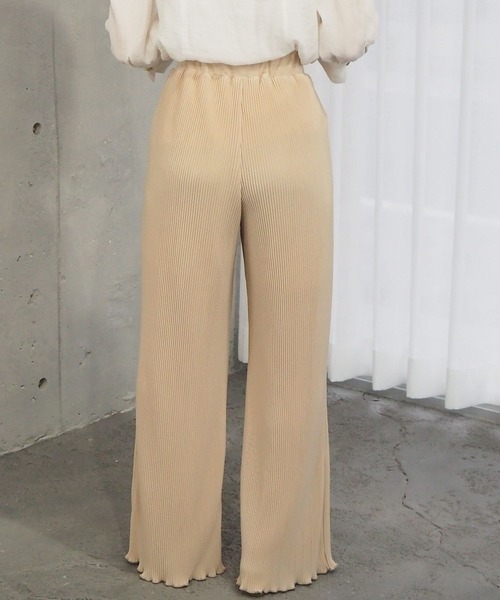 tiptop（ティップトップ）の「セミフレアカットプリーツパンツ（その他パンツ・レディース・アイボリー/ブラック/グレイッシュベージュ/ライトグリーン/A/B・FREE）」の18枚目の写真
