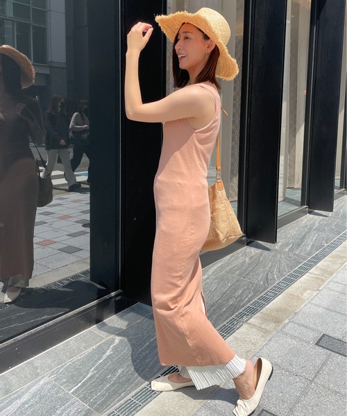 StyleSea（スタイルシー）の「バックVネックスリットワンピース（ワンピース・レディース・アイボリー/サーモンピンク/チャコール・FREE）」の6枚目の写真