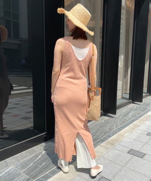 StyleSea（スタイルシー）の「バックVネックスリットワンピース（ワンピース・レディース・アイボリー/サーモンピンク/チャコール・FREE）」の8枚目の写真