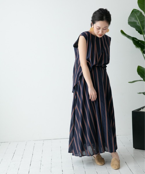 Eimee Law(エイミーロウ)の「バックオープン ストライプレイヤードドレス(ワンピース・レディース・ブルー/ダークネイビー・38)」の21枚目の写真