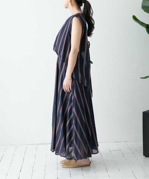 Eimee Law(エイミーロウ)の「バックオープン ストライプレイヤードドレス(ワンピース・レディース・ブルー/ダークネイビー・38)」の15枚目の写真