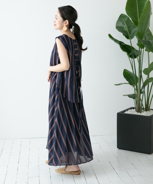 Eimee Law(エイミーロウ)の「バックオープン ストライプレイヤードドレス(ワンピース・レディース・ブルー/ダークネイビー・38)」の9枚目の写真
