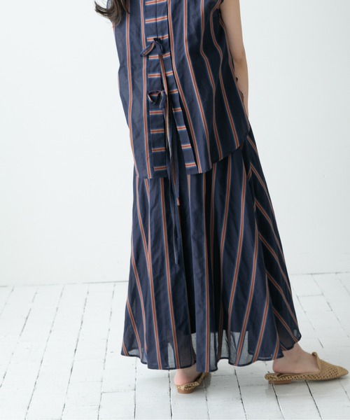 Eimee Law(エイミーロウ)の「バックオープン ストライプレイヤードドレス(ワンピース・レディース・ブルー/ダークネイビー・38)」の7枚目の写真
