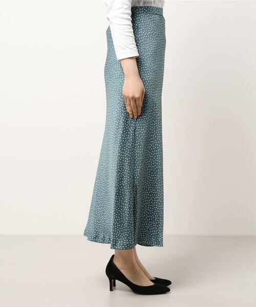 RIVE DROITE（リヴドロワ）の「縦長ラインでスタイルアップ　ハンマーサテンドットスカート（スカート・レディース・ミント/ブラック・36/38）」の4枚目の写真