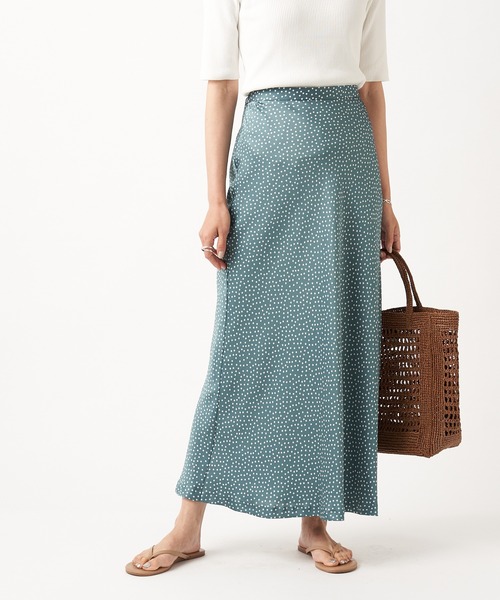 RIVE DROITE（リヴドロワ）の「縦長ラインでスタイルアップ　ハンマーサテンドットスカート（スカート・レディース・ミント/ブラック・36/38）」の5枚目の写真