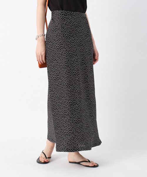 RIVE DROITE（リヴドロワ）の「縦長ラインでスタイルアップ　ハンマーサテンドットスカート（スカート・レディース・ミント/ブラック・36/38）」の13枚目の写真