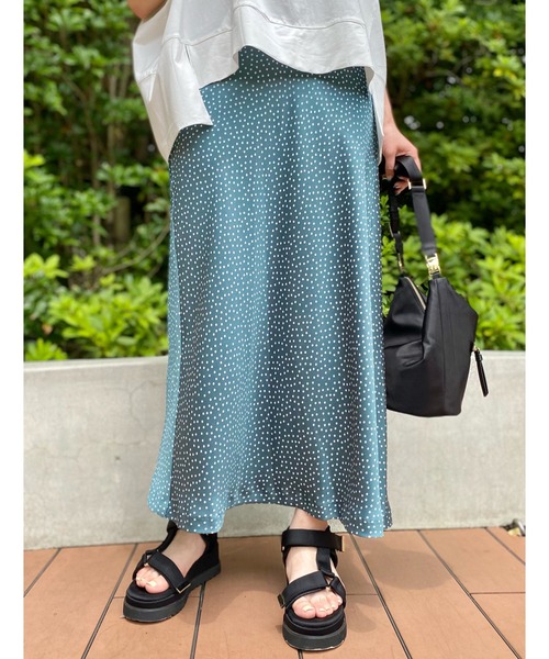 RIVE DROITE（リヴドロワ）の「縦長ラインでスタイルアップ　ハンマーサテンドットスカート（スカート・レディース・ミント/ブラック・36/38）」の19枚目の写真