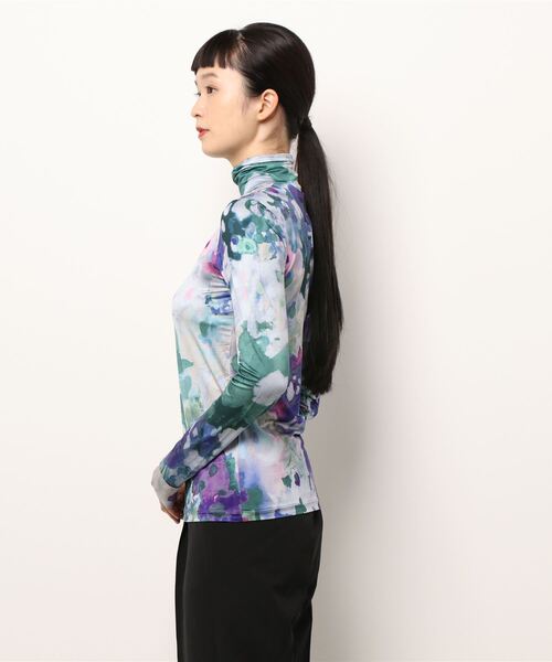 Desigual(デシグアル)の「アーティ スリムTシャツ INAYA(Tシャツ/カットソー・レディース・ブルー・L/M/2L/S)」の2枚目の写真
