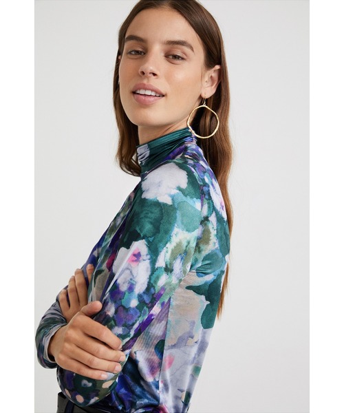 Desigual(デシグアル)の「アーティ スリムTシャツ INAYA(Tシャツ/カットソー・レディース・ブルー・L/M/2L/S)」の6枚目の写真