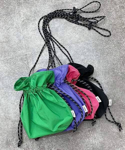 apres jour mignon（アプレジュールミニョン）の「ナイロン巾着バッグ【ZOZOTOWN限定アイテム】（ショルダーバッグ・レディース・パープル/ブラック/グリーン/ピンク・ONESIZE）」の10枚目の写真