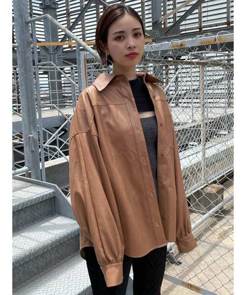 EMODA（エモダ）の「ヴィーガンレザーシャツ（シャツ/ブラウス・レディース・ブラック/ブラウン/イエロー/アイボリー・FREE）」の16枚目の写真