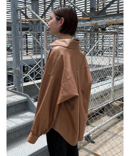 EMODA（エモダ）の「ヴィーガンレザーシャツ（シャツ/ブラウス・レディース・ブラック/ブラウン/イエロー/アイボリー・FREE）」の17枚目の写真