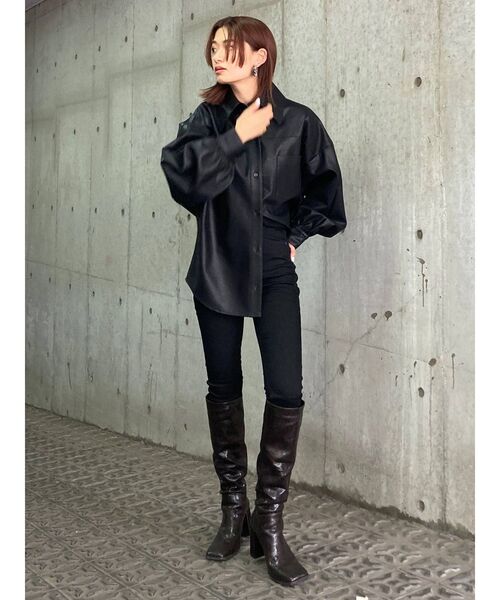 EMODA（エモダ）の「ヴィーガンレザーシャツ（シャツ/ブラウス・レディース・ブラック/ブラウン/イエロー/アイボリー・FREE）」の22枚目の写真