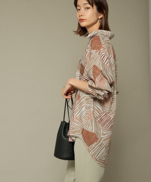 KBF（ケイビーエフ）の「ゼブラプリントロングスリーブシャツ（シャツ/ブラウス・レディース・ブラック系その他/ピンク系その他/ブラウン系その他・ONE）」の4枚目の写真