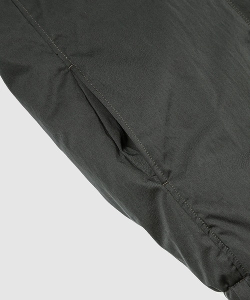 LEMAIRE(ルメール)の「WADDED ASYMETRICAL BLOUSON(ブルゾン・レディース・ブラック系その他/ホワイト系その他・34/36)」の6枚目の写真