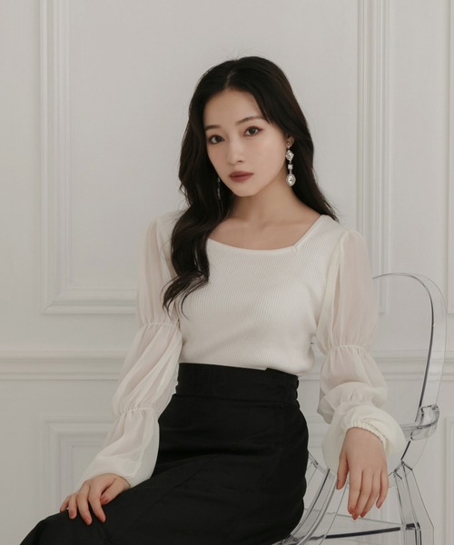 ANDGEEBEE（アンジービー）の「シアースリーブニット（ニット/セーター・レディース・オフホワイト/モカ/ブラック・MEDIUM）」の2枚目の写真