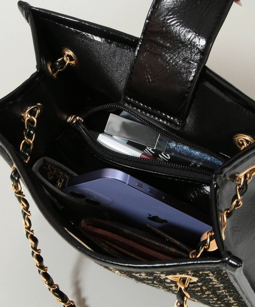 Julia Boutique(ジュリアブティック)の「2点セット・ポーチ付きツイードチェーンバッグ/21602(ハンドバッグ・レディース・アイボリー/ブラック・ONE)」の7枚目の写真