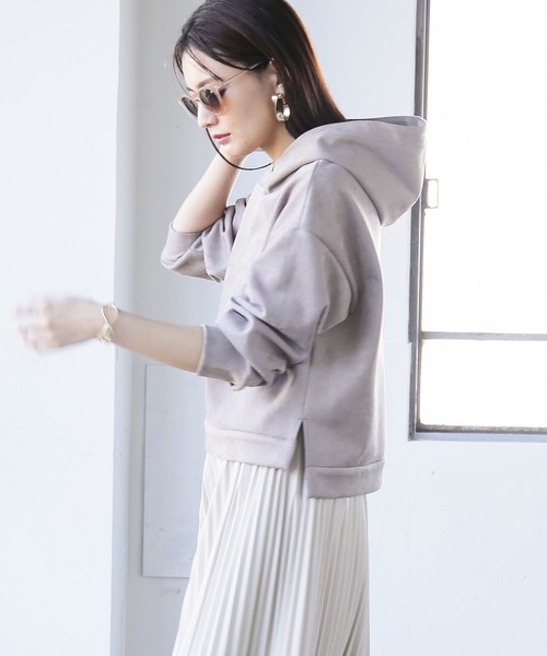 Emilyan(エミリアン)の「【2021A/W】【WEB限定】 ダブルフェイクスエード・サイドスリットパーカー(パーカー・レディース・ライトグレー/ブルーグレー/モカ・9号)」の2枚目の写真