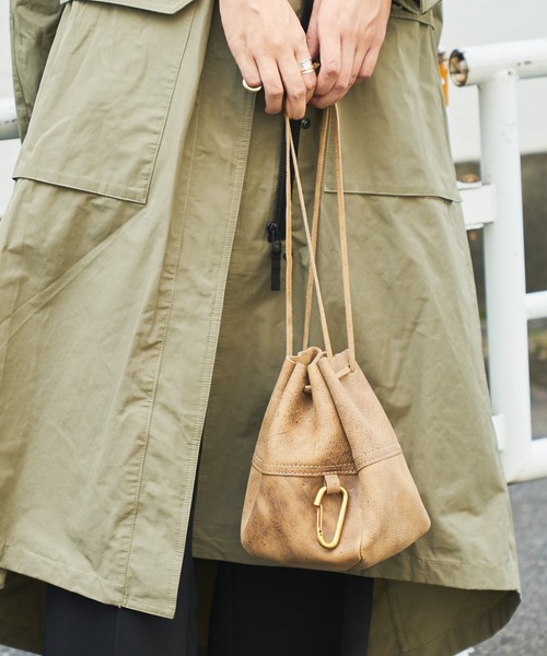 MASTER&Co(マスターアンドコー)の「【MASTER&Co./マスターアンドコー】KUDU巾着ポーチ(ハンドバッグ・レディース・サンドベージュ・ONE SIZE)」の6枚目の写真
