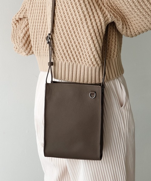 VitaFelice（ヴィータフェリーチェ）の「本牛革スクエアミニショルダーバッグ クロスボディバッグ（ショルダーバッグ・レディース・アッシュグレー/ブラック/ブラウン系その他/オフホワイト・FREE）」の9枚目の写真