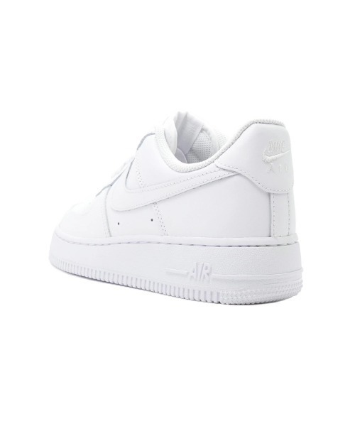NIKE（ナイキ）の「NIKE WMNS AIR FORCE 1 '07 ナイキ ウィメンズエアフォース1'07（スニーカー・レディース・ホワイト/ブラック・23.5cm/22cm/23cm/24cm/22.5cm/25cm/24.5cm）」の5枚目の写真