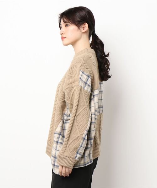 Q（キュー）の「ケーブル×チェックドッキングニット（ニット/セーター・レディース・ベージュ/ネイビー・MEDIUM）」の3枚目の写真