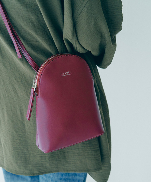 SPRUCE(スプルース)の「<favori vie nouvelle/ファボリ ヴィー ヌーヴェル>エンボスミニショルダーバッグ(ショルダーバッグ・レディース・ブラック/グリーン/ワイン/グレイッシュベージュ・ONE SIZE)」の5枚目の写真