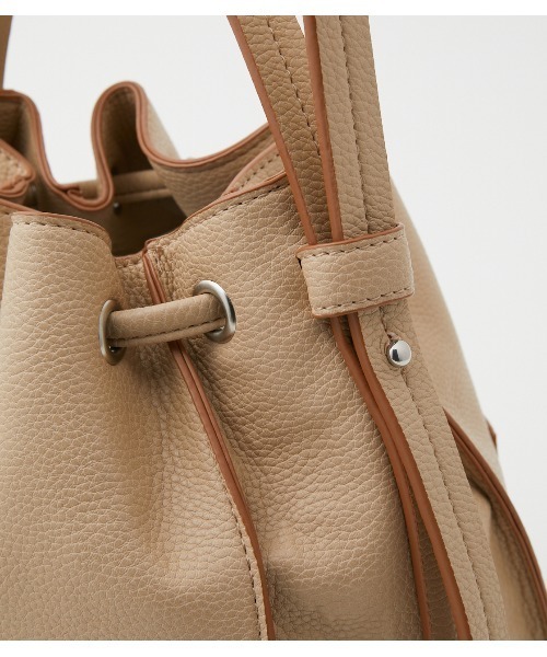 AZUL by moussy（アズールバイマウジー）の「GATHER 2WAY BAG/ギャザーツーウェイバッグ（ショルダーバッグ・レディース・ブラック/ライトベージュ/グレー系その他・FREE）」の18枚目の写真