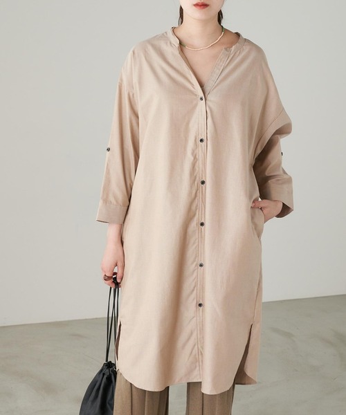 Chaco closet(チャコ クローゼット)の「ポケット付きノーカラーシャツワンピース(シャツワンピース・レディース・ネイビー/ベージュ/ブルー・FREE)」の2枚目の写真