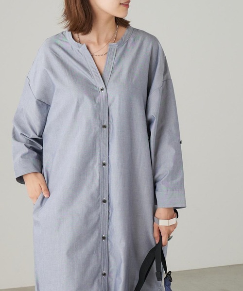 Chaco closet(チャコ クローゼット)の「ポケット付きノーカラーシャツワンピース(シャツワンピース・レディース・ネイビー/ベージュ/ブルー・FREE)」の3枚目の写真