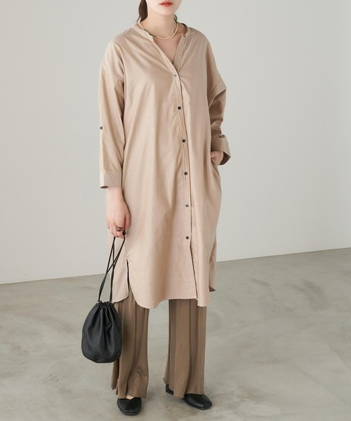 Chaco closet(チャコ クローゼット)の「ポケット付きノーカラーシャツワンピース(シャツワンピース・レディース・ネイビー/ベージュ/ブルー・FREE)」の4枚目の写真