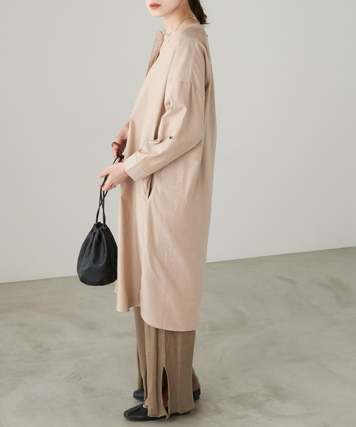 Chaco closet(チャコ クローゼット)の「ポケット付きノーカラーシャツワンピース(シャツワンピース・レディース・ネイビー/ベージュ/ブルー・FREE)」の5枚目の写真