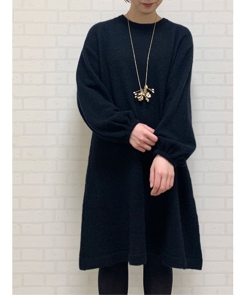 BEARDSLEY(ビアズリー)の「毛足が細く、柔らかいからチクチクしない◎ベビーアルパカチュニックニット(ニット/セーター・レディース・ブラック/パープル・FREE)」の2枚目の写真