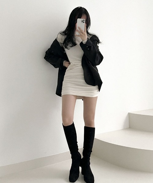 BEIDELLI（ベイデリー）の「[BELLIDE MADE] ハイネックシャーリングスリムミニワンピース（ワンピース・レディース・ブラック/ベージュ/アイボリー・FREE）」の5枚目の写真