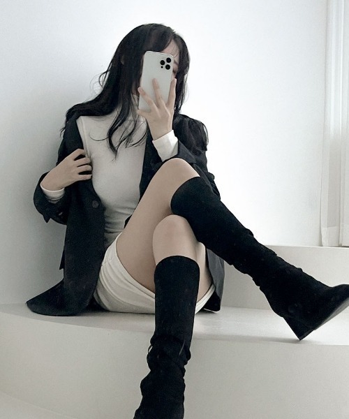 BEIDELLI（ベイデリー）の「[BELLIDE MADE] ハイネックシャーリングスリムミニワンピース（ワンピース・レディース・ブラック/ベージュ/アイボリー・FREE）」の10枚目の写真