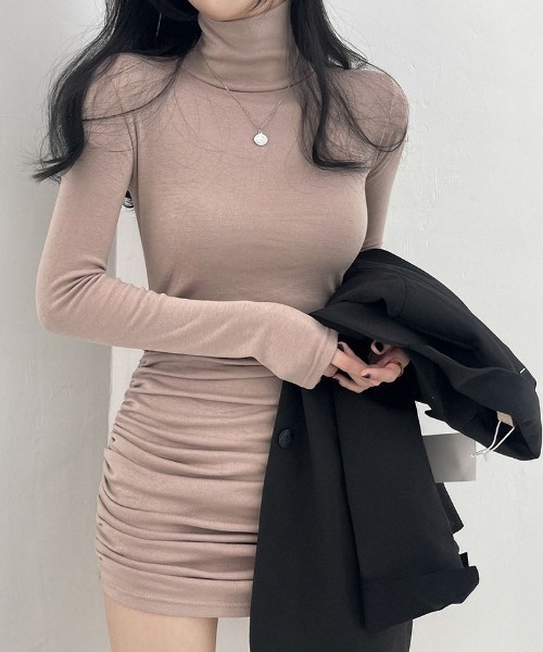 BEIDELLI（ベイデリー）の「[BELLIDE MADE] ハイネックシャーリングスリムミニワンピース（ワンピース・レディース・ブラック/ベージュ/アイボリー・FREE）」の18枚目の写真