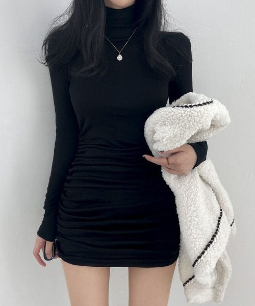 BEIDELLI（ベイデリー）の「[BELLIDE MADE] ハイネックシャーリングスリムミニワンピース（ワンピース・レディース・ブラック/ベージュ/アイボリー・FREE）」の11枚目の写真