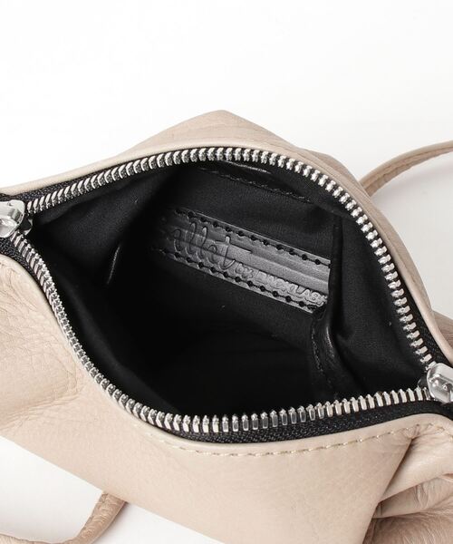 BACKLASH（バックラッシュ）の「Ballet by BACKLASH（バレエ バイ バックラッシュ）ミニショルダーバッグ（ショルダーバッグ・レディース・ベージュ・FREE）」の3枚目の写真