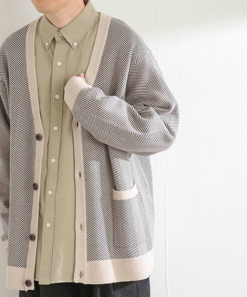 SENSE OF PLACE by URBAN RESEARCH（センスオブプレイスバイアーバンリサーチ）の「ヘリンボーンストレッチVネックカーディガン（カーディガン/ボレロ・メンズ・ブラック/ベージュ・MEDIUM/LARGE）」の2枚目の写真