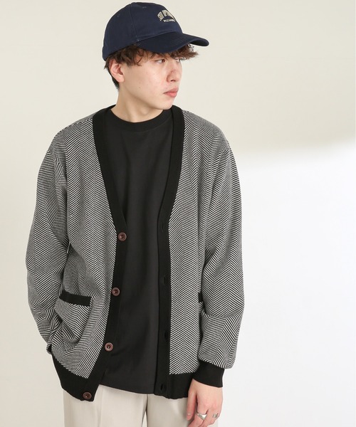 SENSE OF PLACE by URBAN RESEARCH（センスオブプレイスバイアーバンリサーチ）の「ヘリンボーンストレッチVネックカーディガン（カーディガン/ボレロ・メンズ・ブラック/ベージュ・MEDIUM/LARGE）」の8枚目の写真