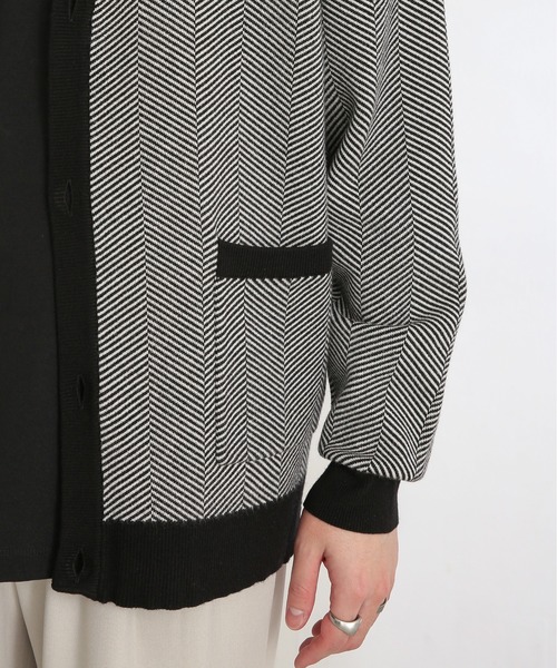 SENSE OF PLACE by URBAN RESEARCH（センスオブプレイスバイアーバンリサーチ）の「ヘリンボーンストレッチVネックカーディガン（カーディガン/ボレロ・メンズ・ブラック/ベージュ・MEDIUM/LARGE）」の9枚目の写真