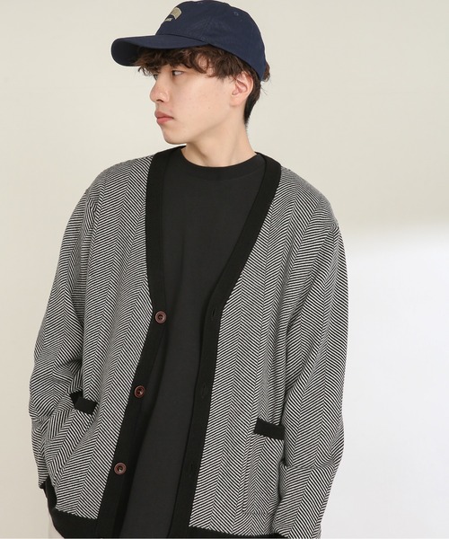 SENSE OF PLACE by URBAN RESEARCH（センスオブプレイスバイアーバンリサーチ）の「ヘリンボーンストレッチVネックカーディガン（カーディガン/ボレロ・メンズ・ブラック/ベージュ・MEDIUM/LARGE）」の12枚目の写真