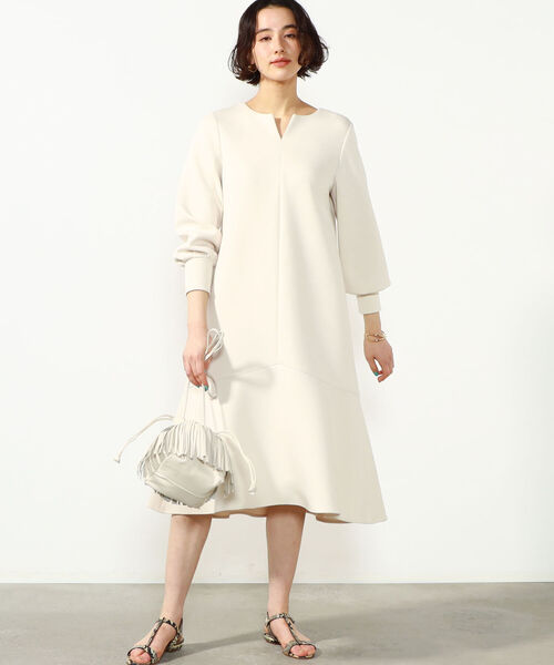 NOLLEY’S Sophi（ノーリーズソフィ）の「◇【WEB限定カラーあり】ウォッシャブルダンボールペプラムワンピース（ワンピース・レディース・ブラック/アイボリー/グレイッシュブルー・38）」の10枚目の写真