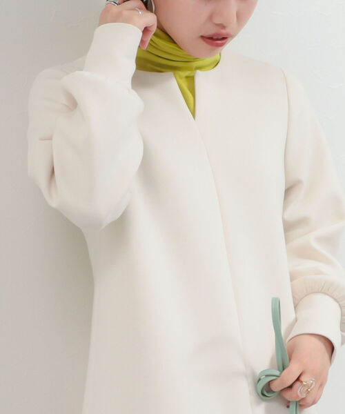 NOLLEY’S Sophi（ノーリーズソフィ）の「◇【WEB限定カラーあり】ウォッシャブルダンボールペプラムワンピース（ワンピース・レディース・ブラック/アイボリー/グレイッシュブルー・38）」の8枚目の写真