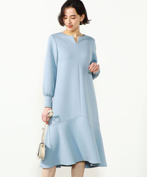 NOLLEY’S Sophi（ノーリーズソフィ）の「◇【WEB限定カラーあり】ウォッシャブルダンボールペプラムワンピース（ワンピース・レディース・ブラック/アイボリー/グレイッシュブルー・38）」の15枚目の写真