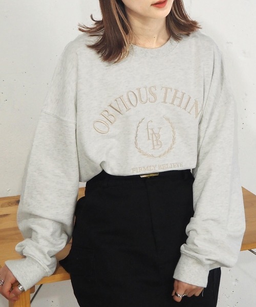 tiptop(ティップトップ)の「エンブレムロゴ刺繍BIGスウェット/トレーナー(スウェット・レディース・ライトグレー/グリーン/ネイビー/ピンク/ブラック/グレー/ブルー・FREE)」の2枚目の写真